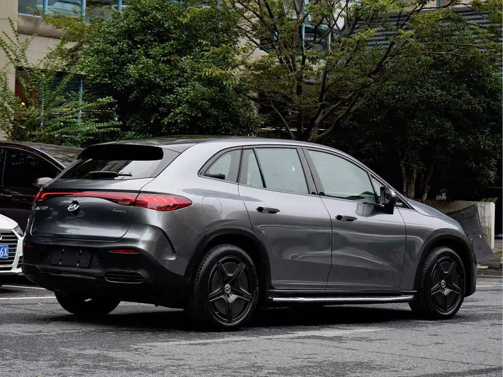 Mercedes-Benz EQE SUV — миниатюра 4