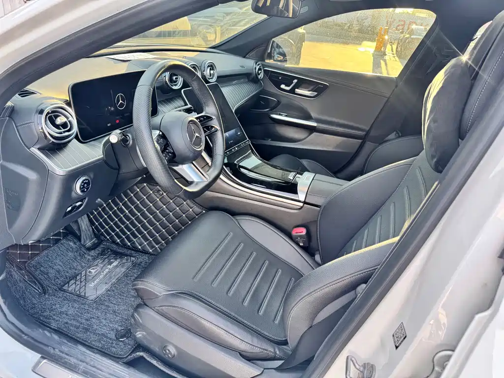 Mercedes-Benz C-Class 2023 — фото 9