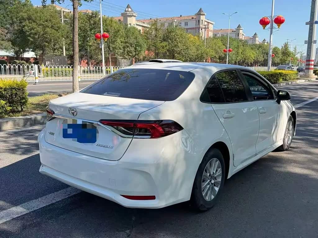 Toyota Corolla 1.5 л 2022 г. Белый, пробег 38000 км