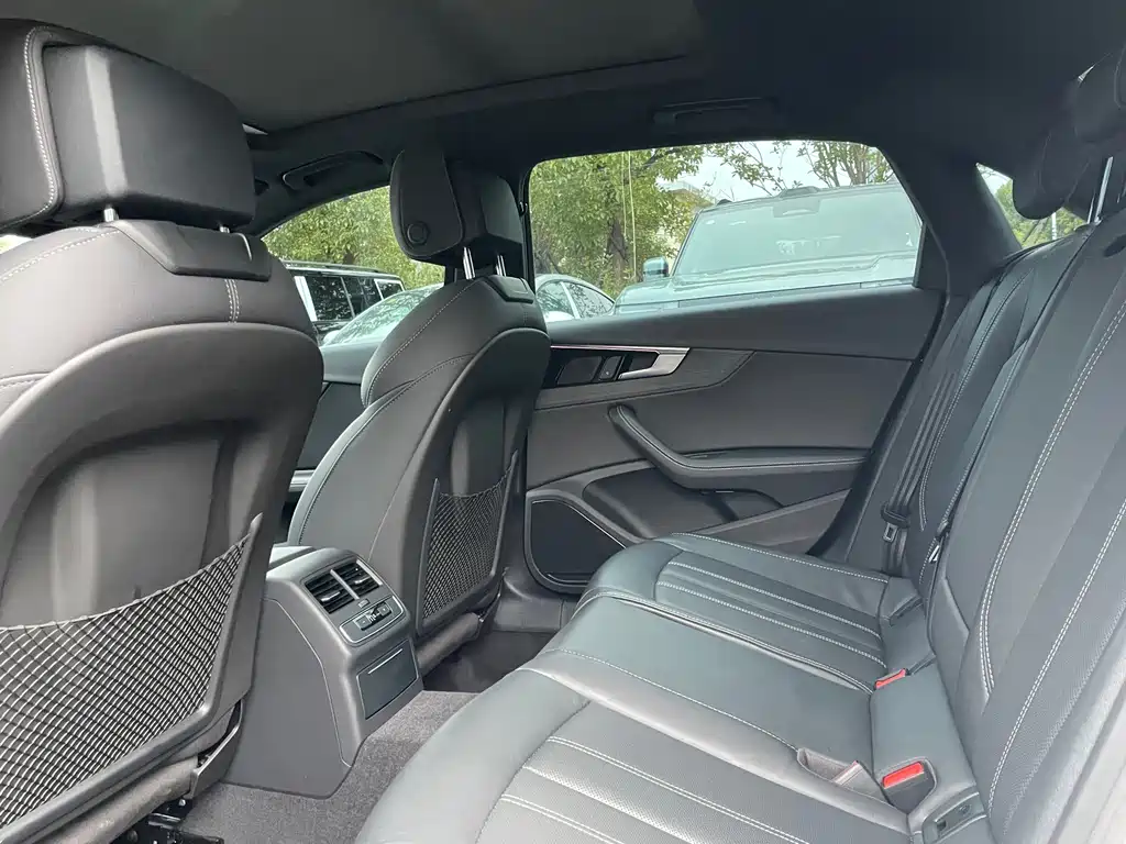 Audi A4L — миниатюра 7