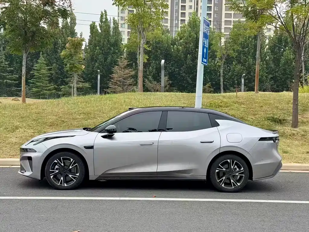 Lynk & Co 07 EM-P — миниатюра 3