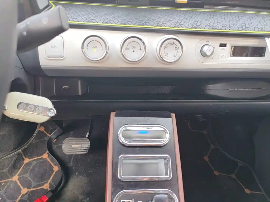 Wuling MINIEV — миниатюра 13