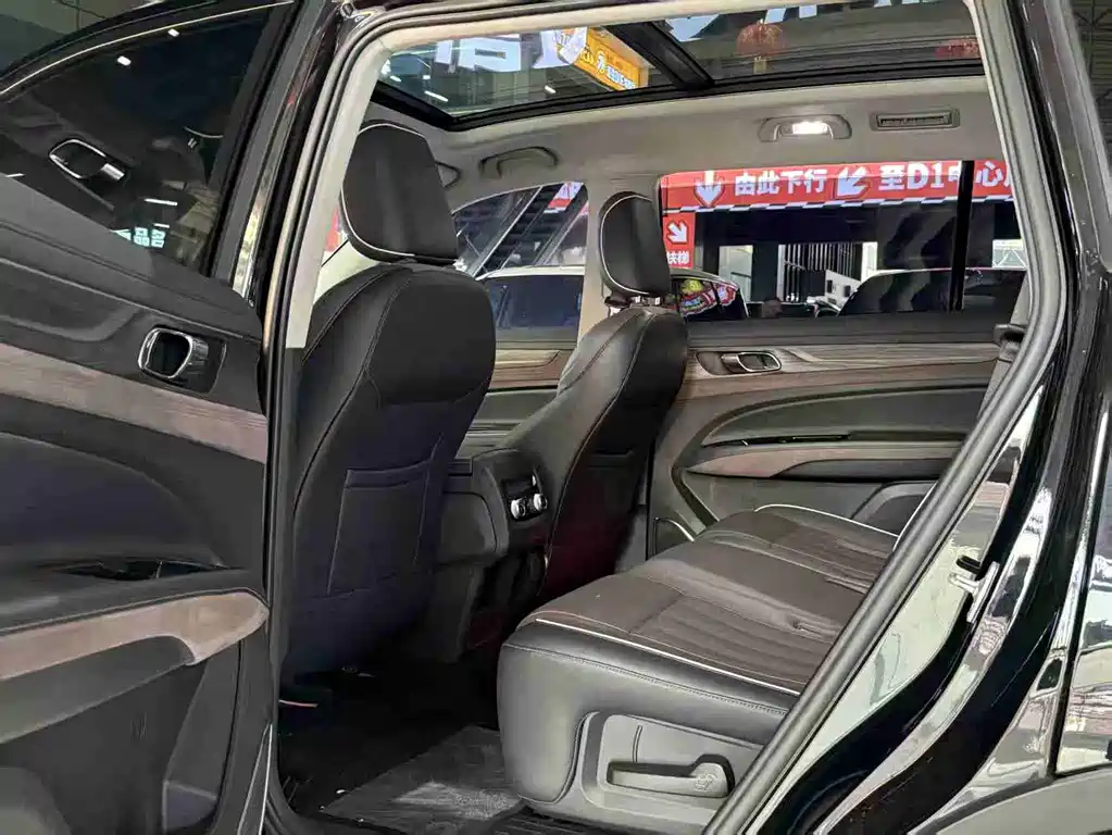 Ford Equator 2023 EcoBoost 225 7 мест（2/2/3）