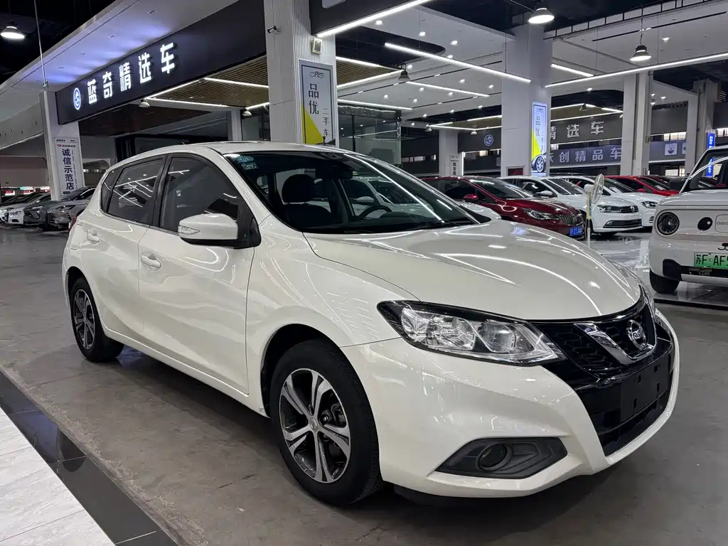 Nissan Tiida — миниатюра 3