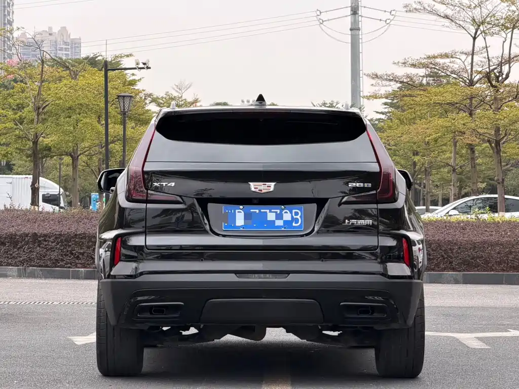 CADILLAC XT4