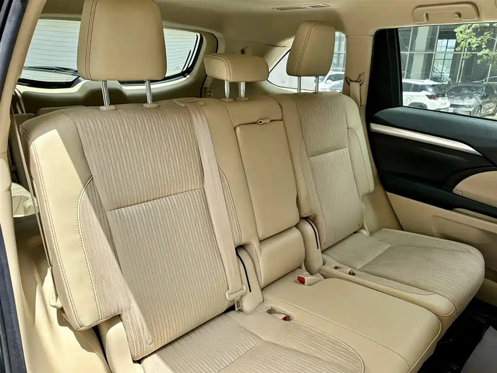 Toyota Highlander 2021 2.0T Elite 7 мест