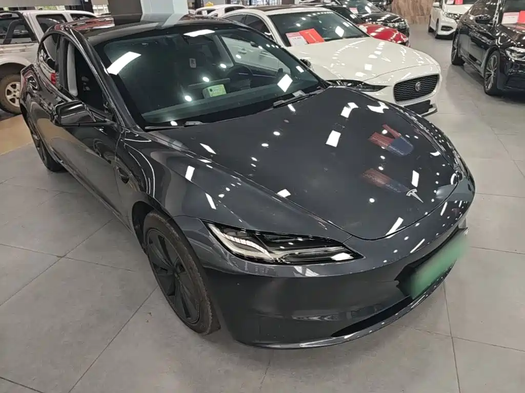 Tesla Model 3 — миниатюра 4