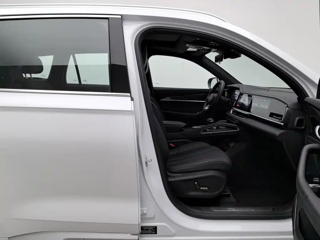 Geely Xingyue L — миниатюра 23