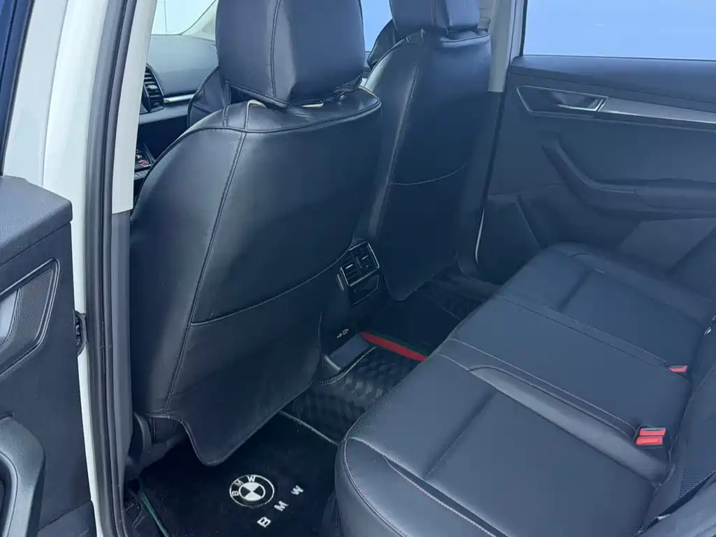 Skoda Karoq — миниатюра 12