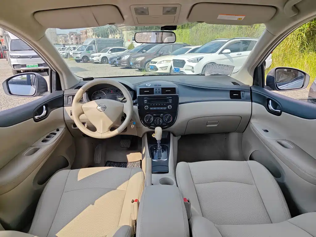 Nissan Tiida — миниатюра 9
