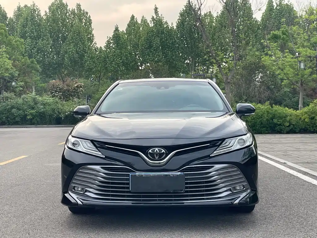 Toyota Camry — миниатюра 2