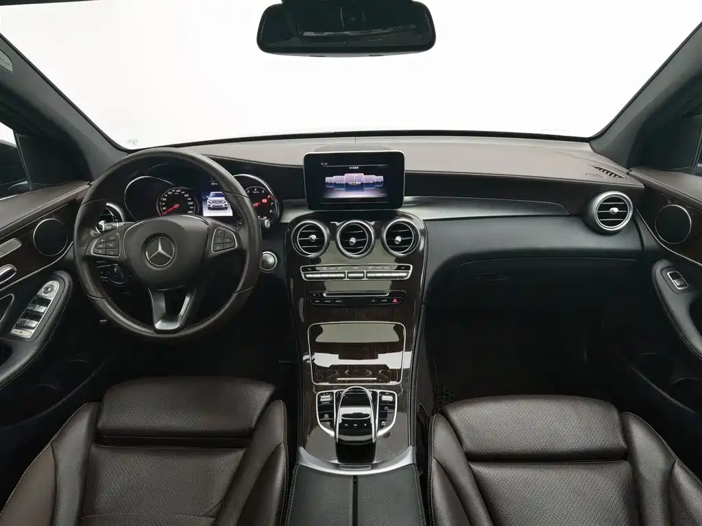 Mercedes-Benz GLC 2018 GLC 260 4MATIC Luxury