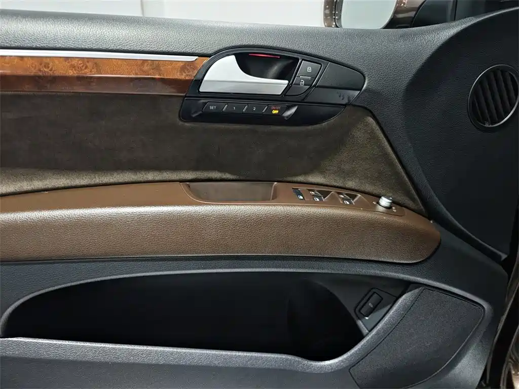 Audi Q7 — миниатюра 16