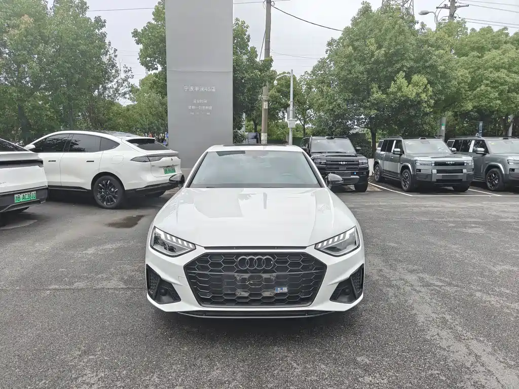 Audi A4L 2024 40 TFSI Luxury