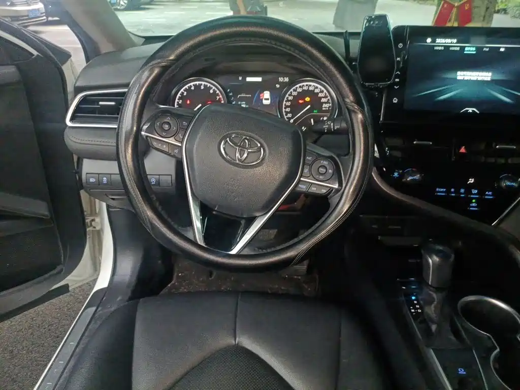 Toyota Camry — миниатюра 6