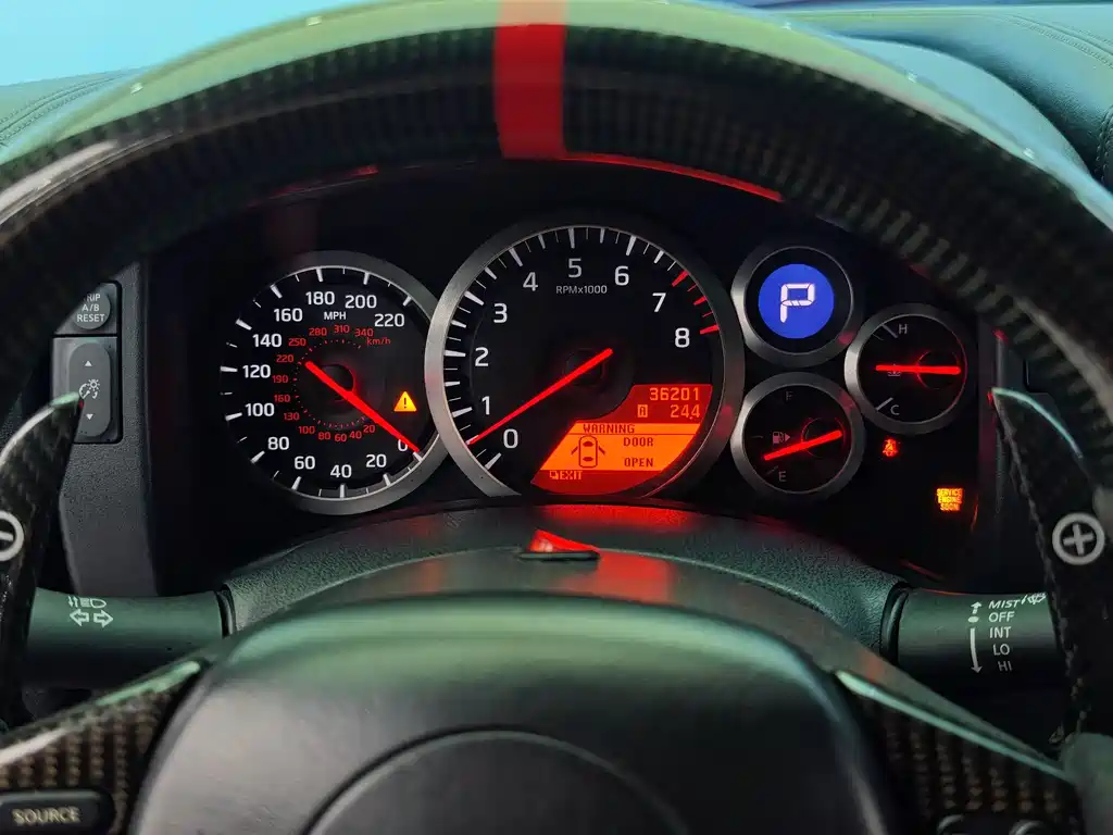 Nissan GT-R — миниатюра 8