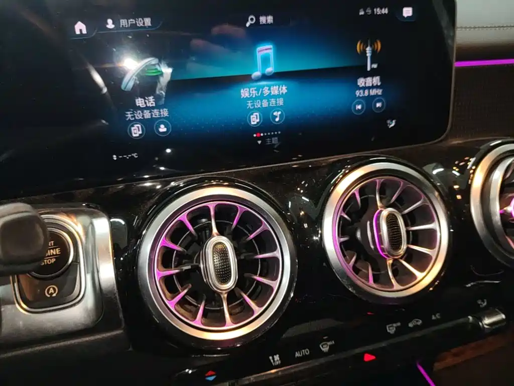 Mercedes-Benz GLB — миниатюра 13