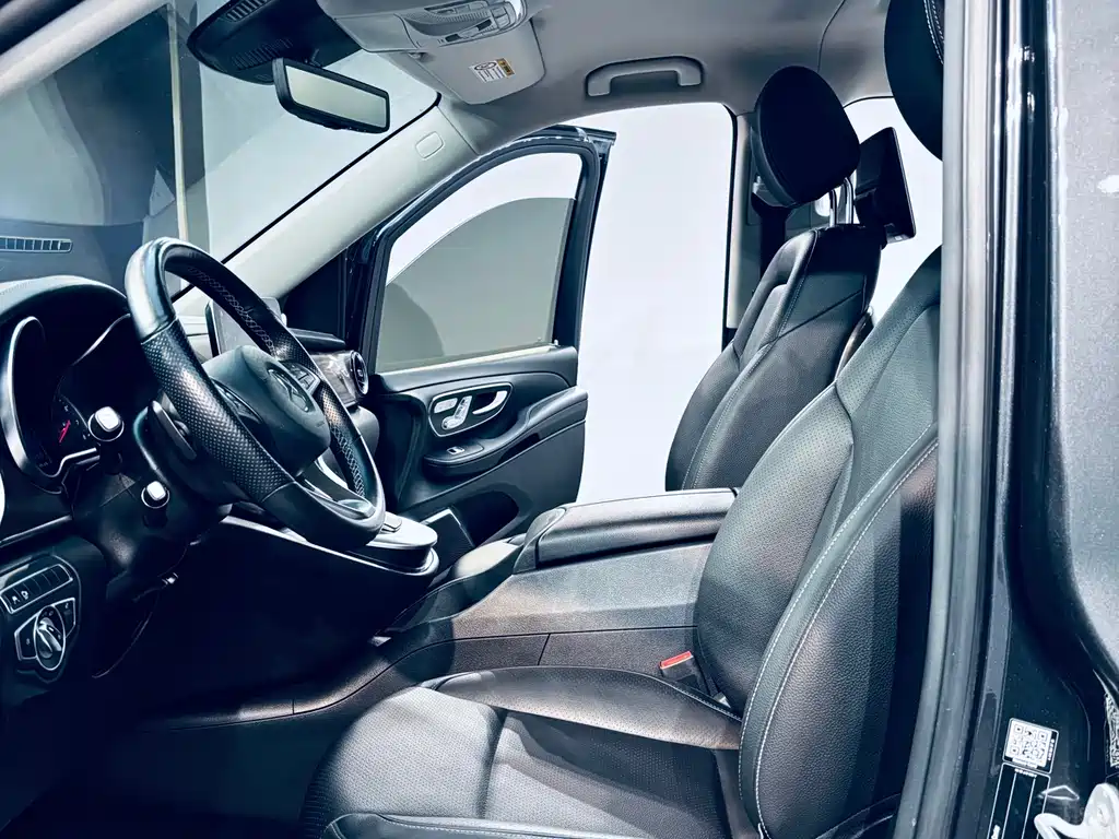 MERCEDES-BENZ V CLASS