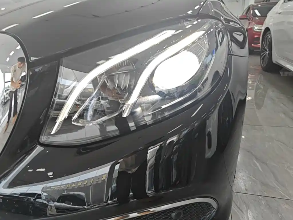 Mercedes-Benz E-Class — миниатюра 24