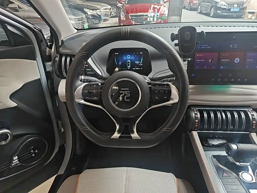 BYD Yuan Plus — миниатюра 11