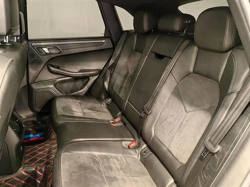 Porsche Macan — миниатюра 10