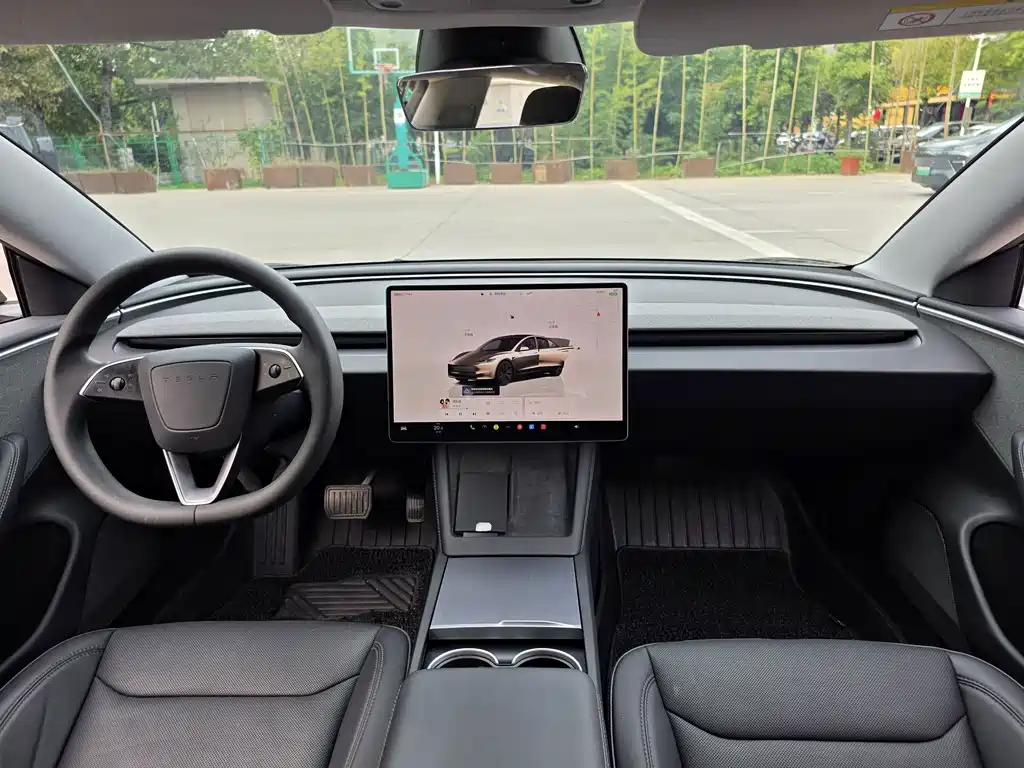 Tesla Model 3 — миниатюра 12