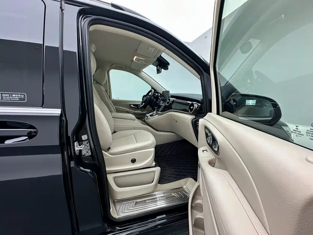 Mercedes-Benz V-Class — миниатюра 24