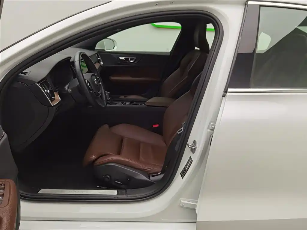 Volvo S60 2021 T4 Luxury