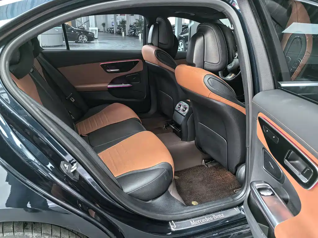 Mercedes-Benz C-Class 2023 — фото 17