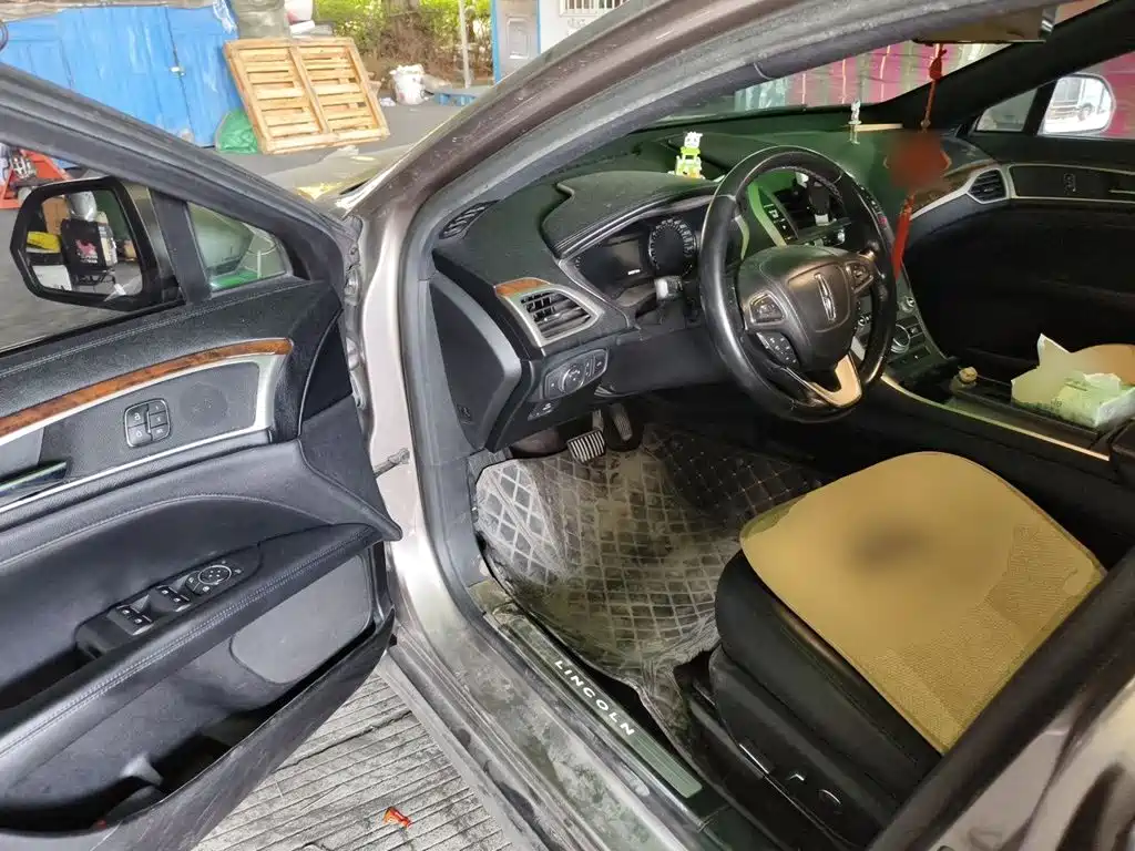 Lincoln MKZ — миниатюра 12