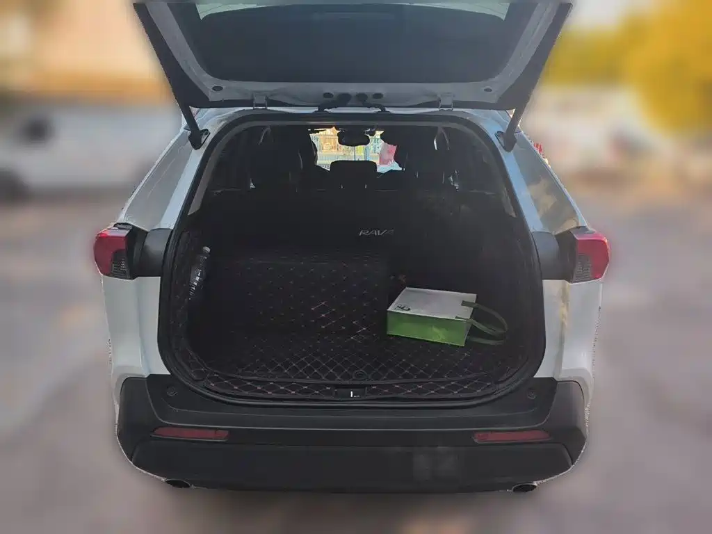 Toyota RAV4 Prime — миниатюра 15
