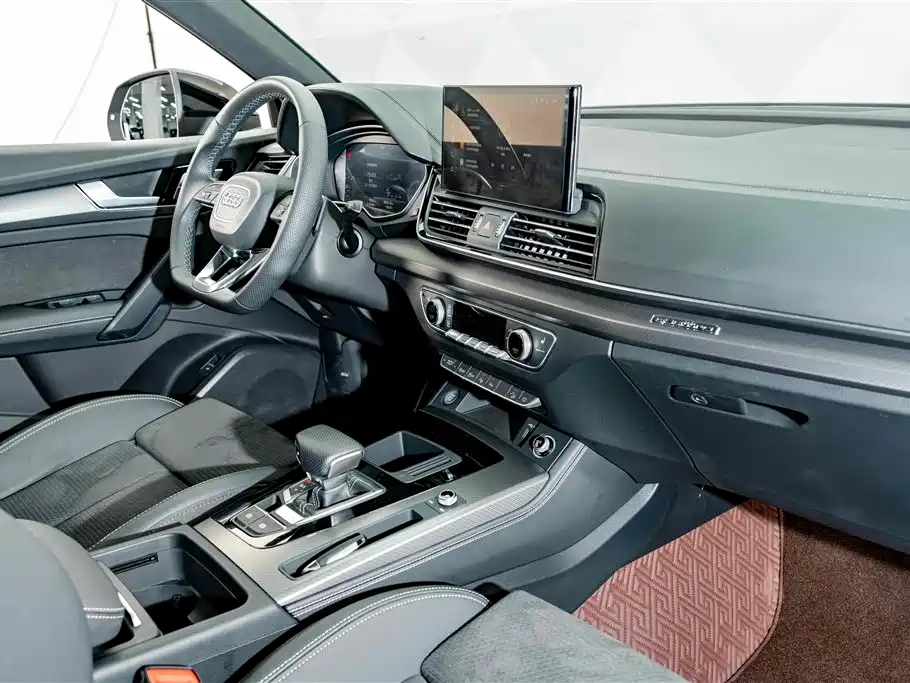 Audi Q5L Sportback — миниатюра 18