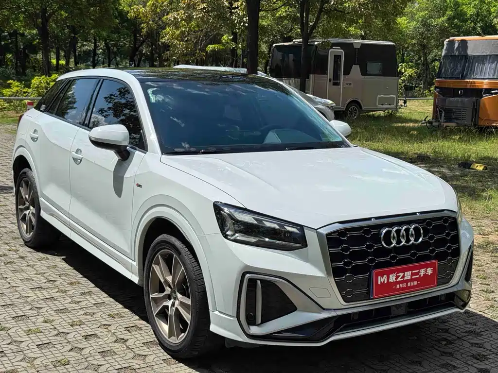 Audi Q2L 2022 35 TFSI Fashion