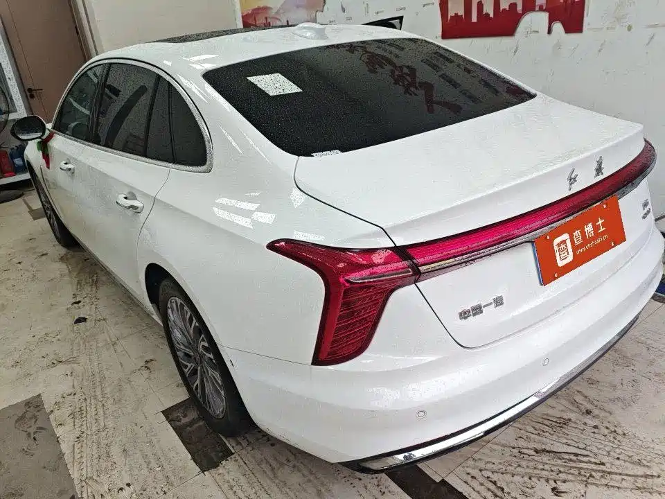 Hongqi Hongqi H5 — миниатюра 6