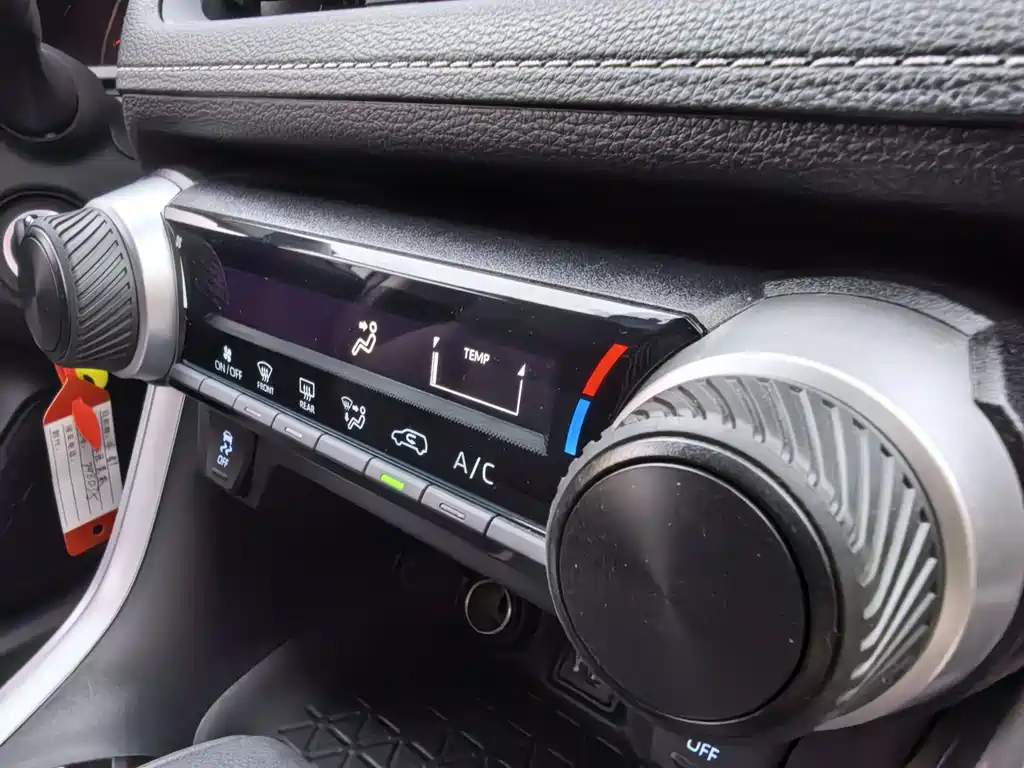 Toyota RAV4 — миниатюра 17