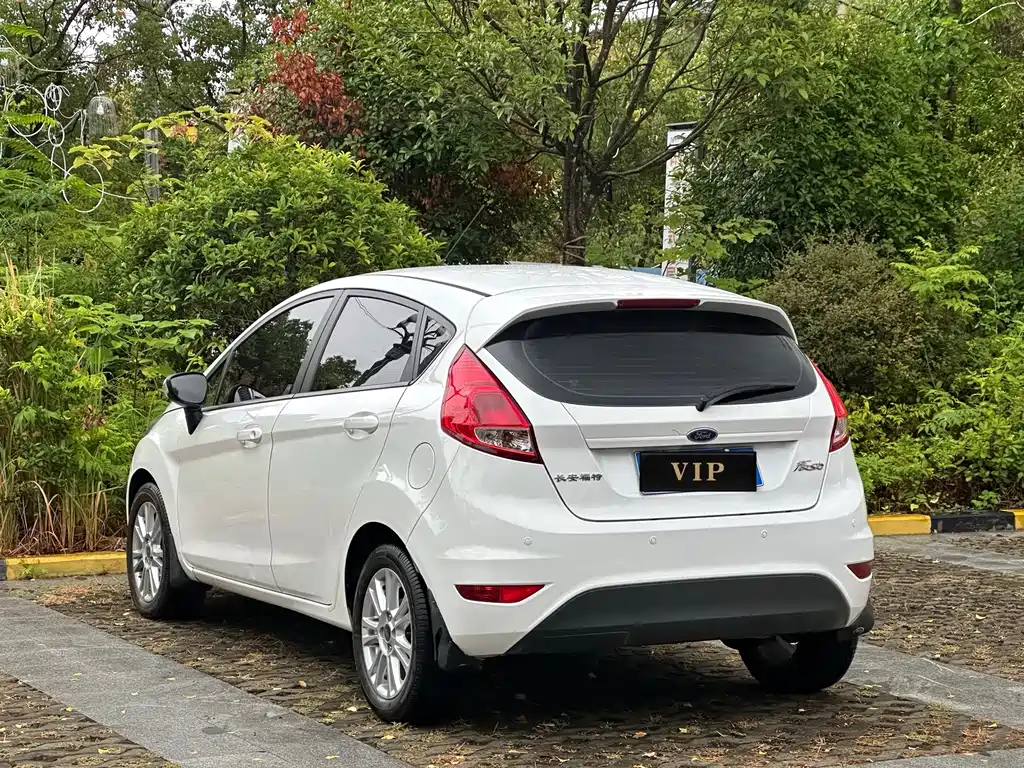 Ford Fiesta — миниатюра 6