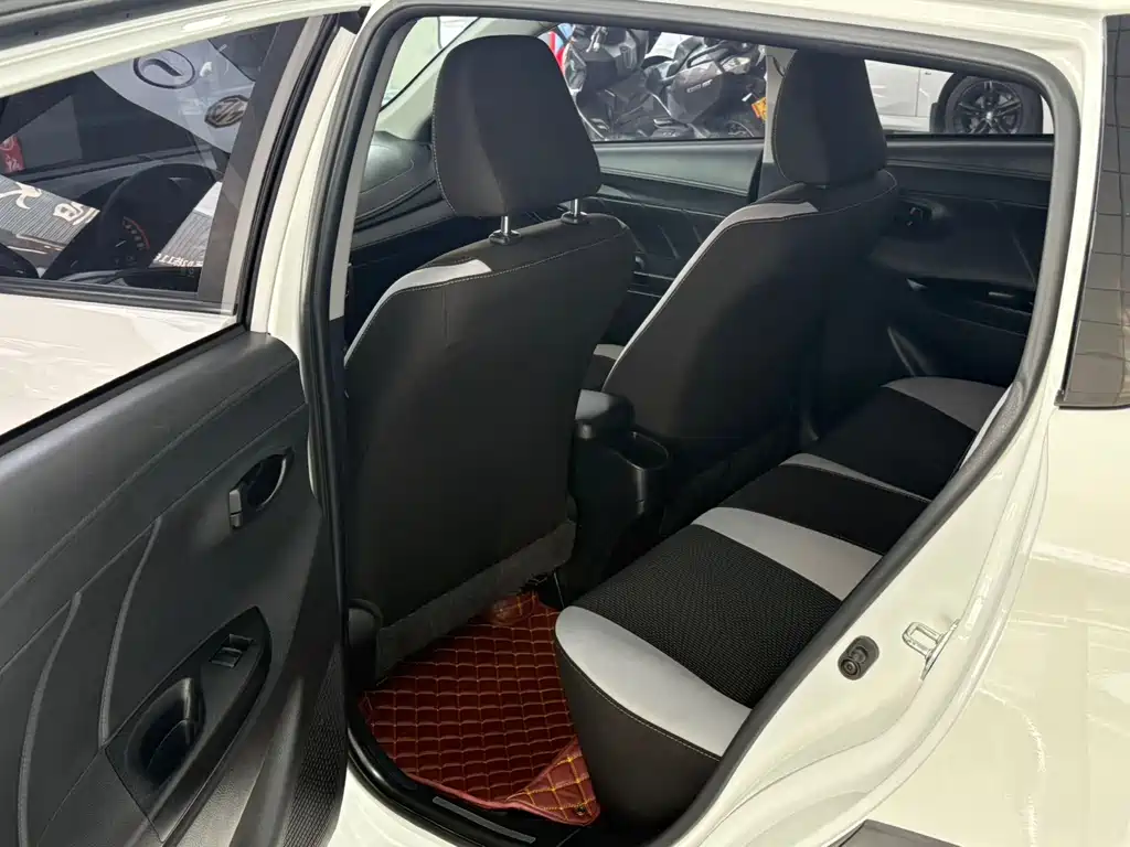 TOYOTA YARIS L ZHIXUAN