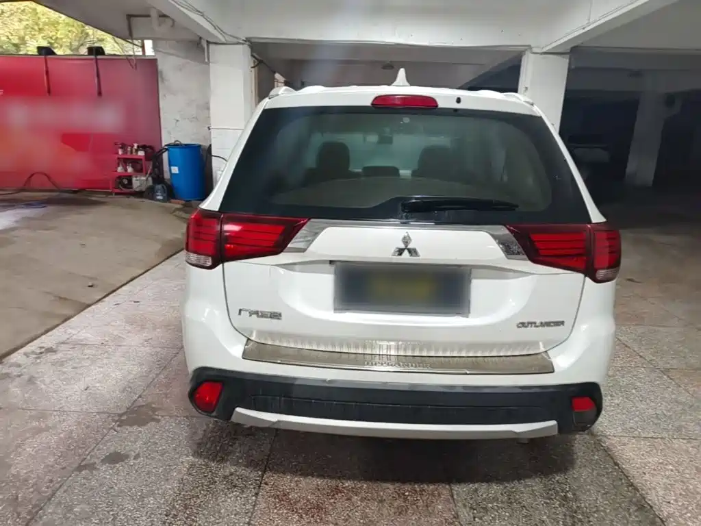 Mitsubishi Outlander — миниатюра 6