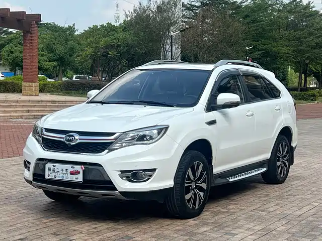 BYD S7