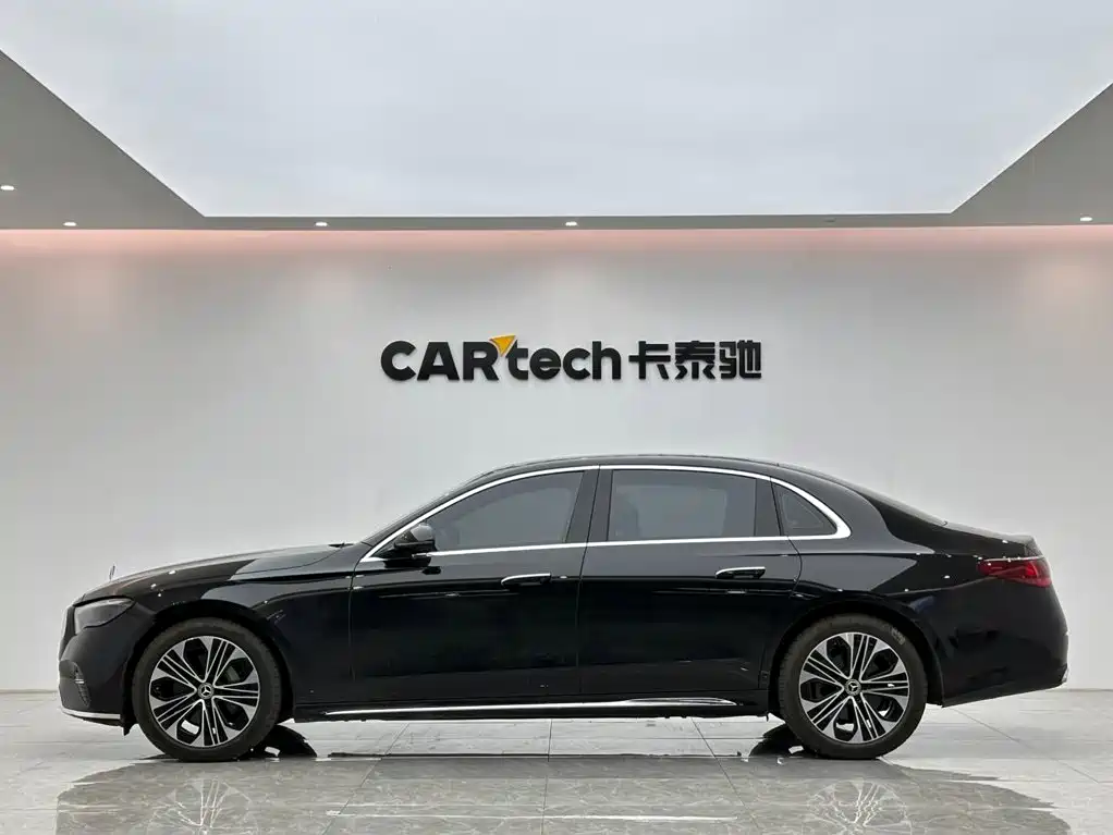Mercedes-Benz E-Class — миниатюра 2