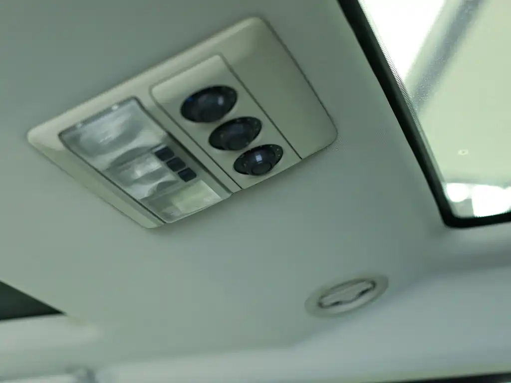 Land Rover Discovery — миниатюра 10