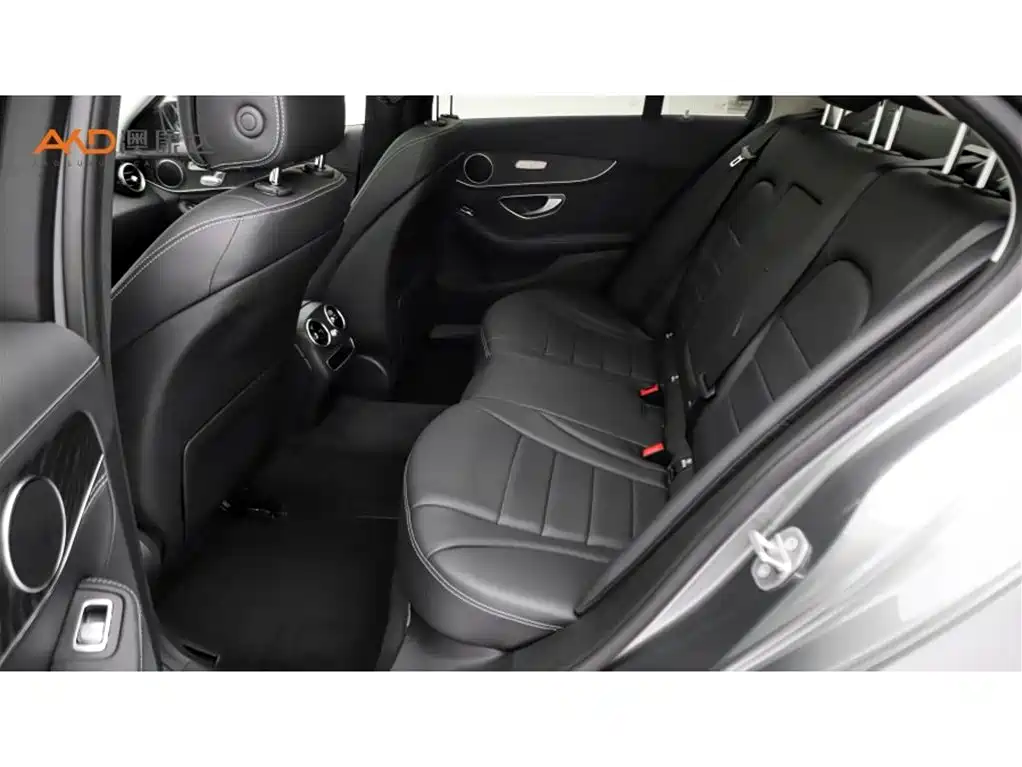 Mercedes-Benz C-Class — миниатюра 7