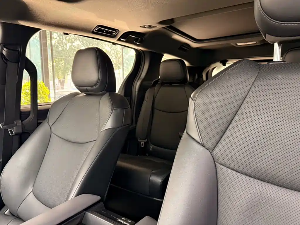 Toyota Granvia — миниатюра 20