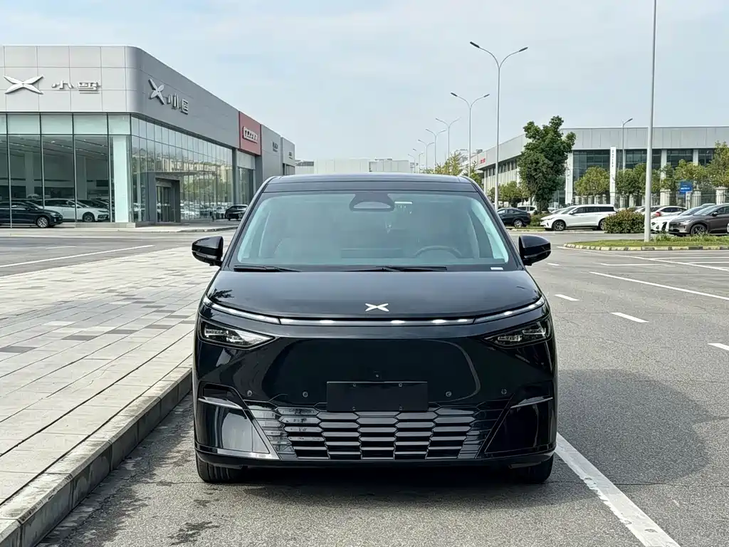XPeng X9 — миниатюра 3