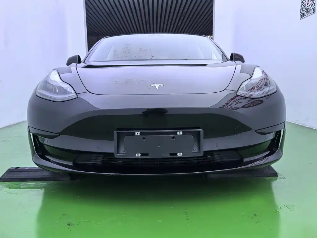 Tesla Model 3 — миниатюра 2
