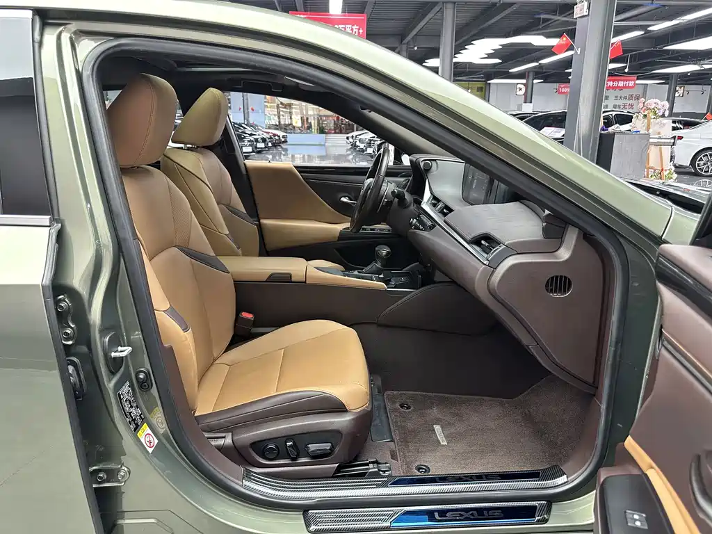 Lexus ES — миниатюра 8