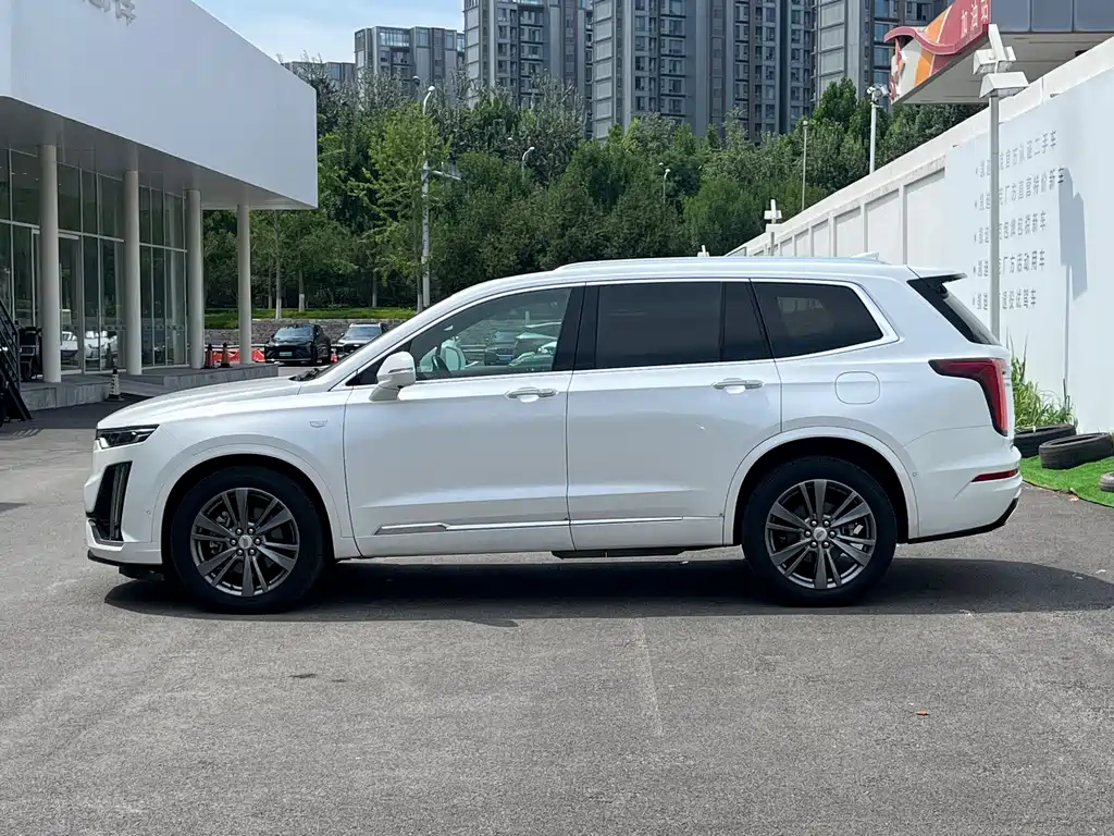 Cadillac XT6 2020 28T мест Luxury