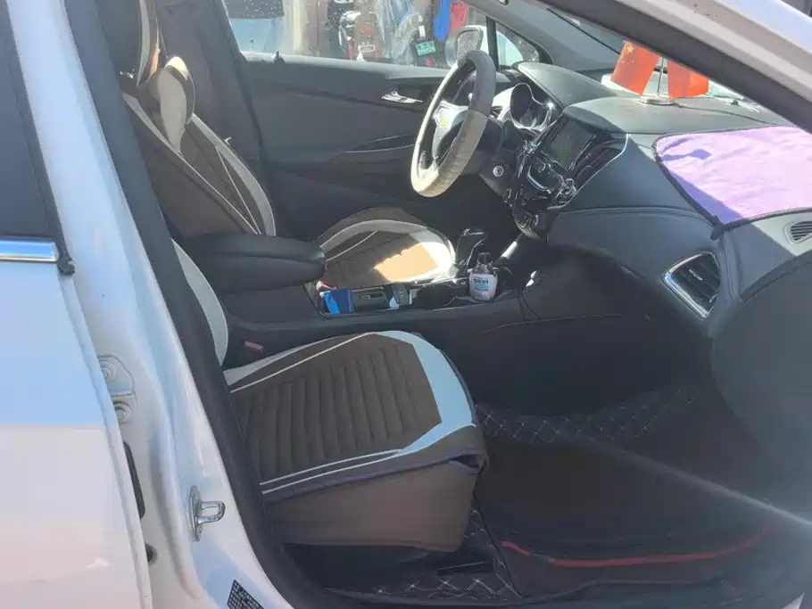 Chevrolet Cruze — миниатюра 8