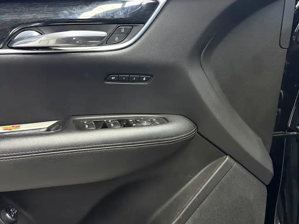Cadillac XT5 — миниатюра 5