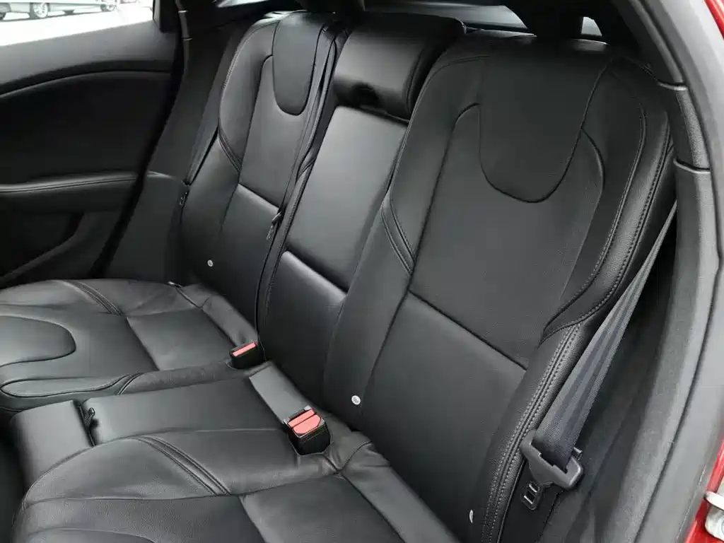 Volvo V40 — миниатюра 7